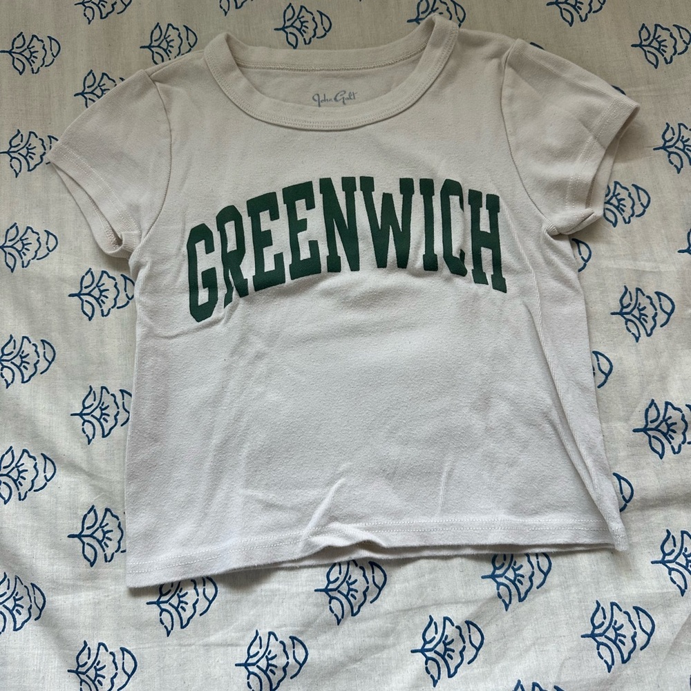 BRANDY MELVILLE greenwhich baby tee